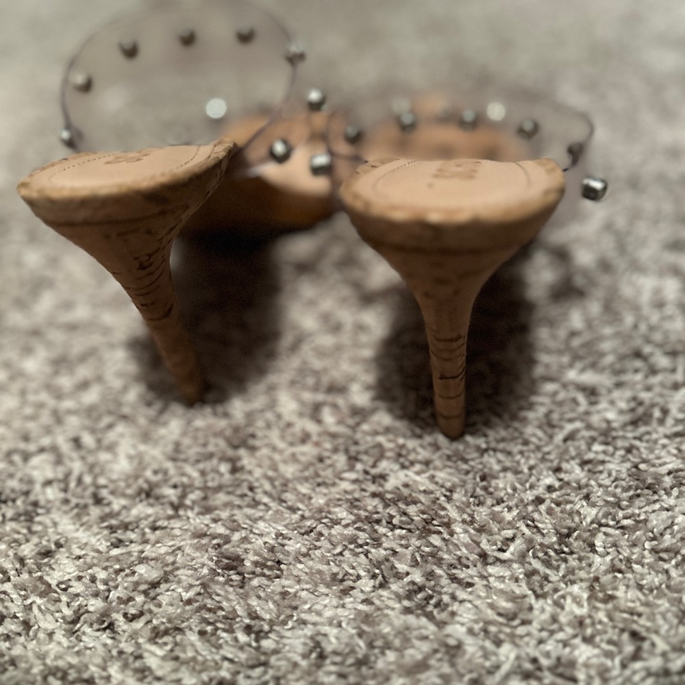 Heels - Picture 4 of 4